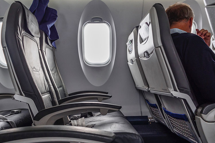 American Airlines Boeing 787 over Chicago Art Queen Size Comforter 